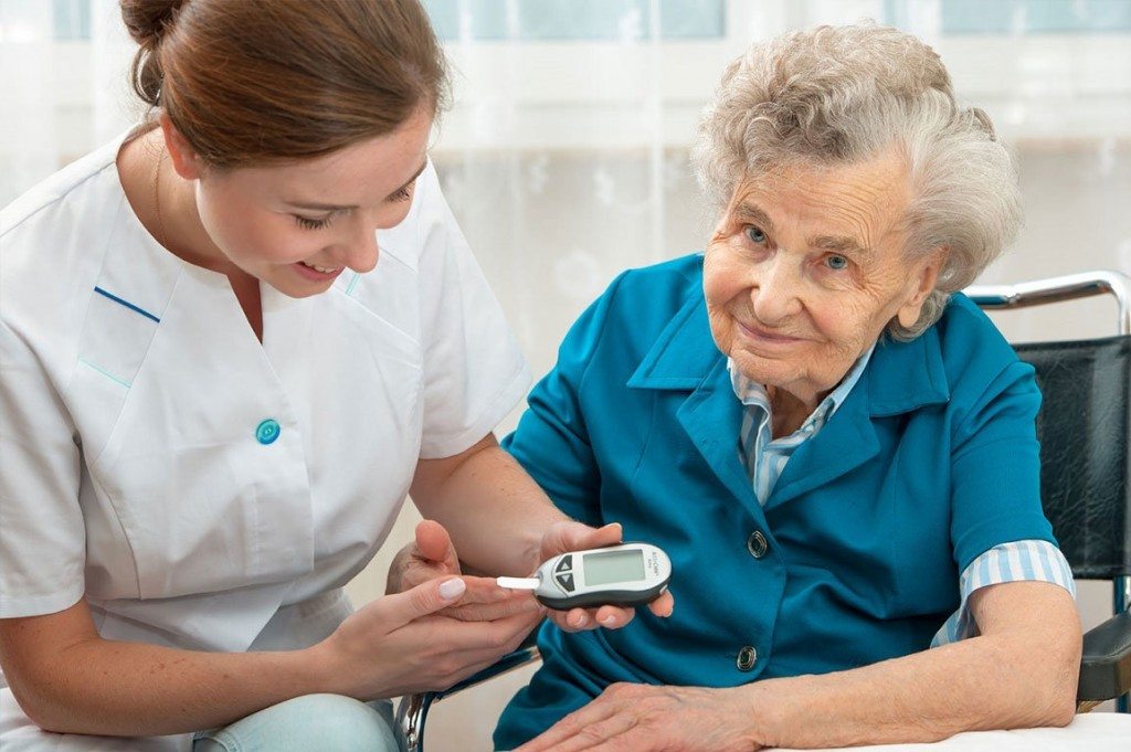 yabancı uyruklu bayan bakıcı